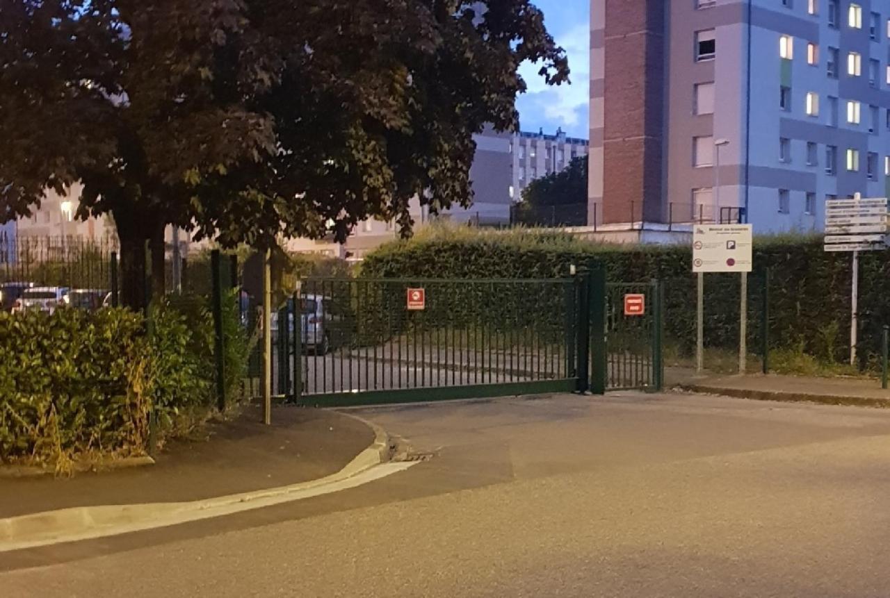 Ferienwohnung Votre Cocon Parfait A 9 Min D'Eurexpo Et 14 Min Groupama Saint-Priest  Exterior foto